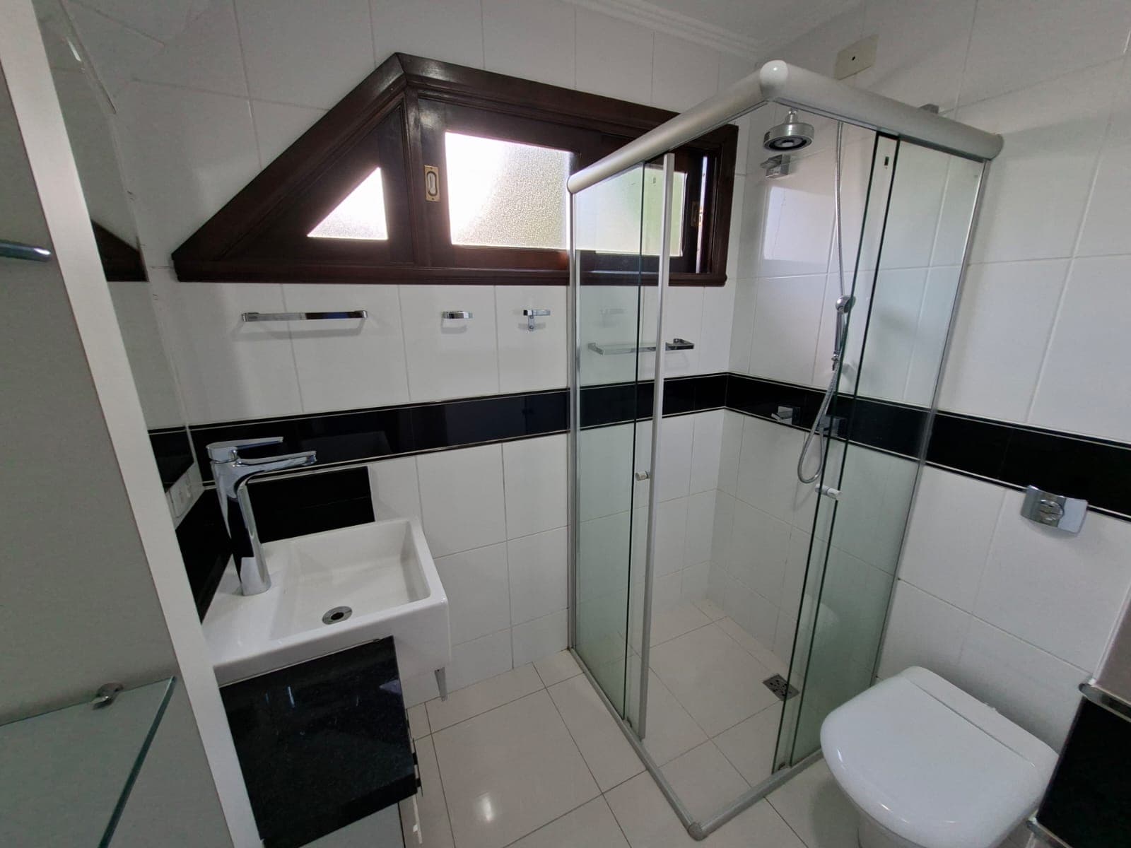 Residência em Santa Felicidade à venda com piscina em condomínio, 3 quartos. — foto 9