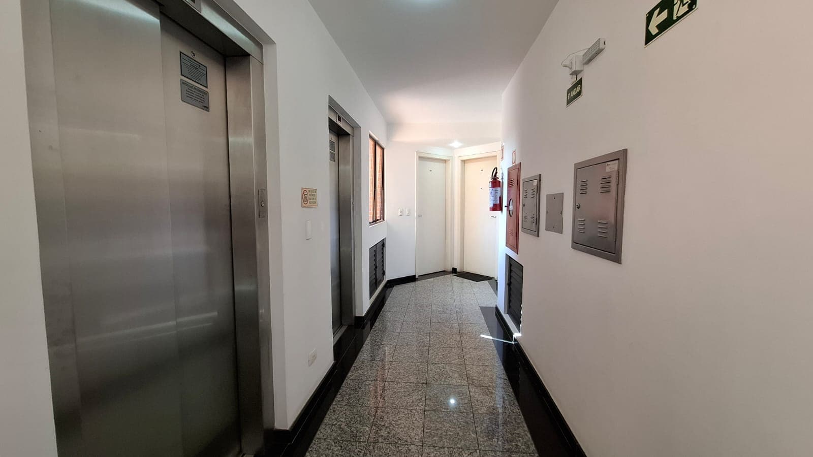 Apartamento à venda de 01 quarto no Batel — foto 4